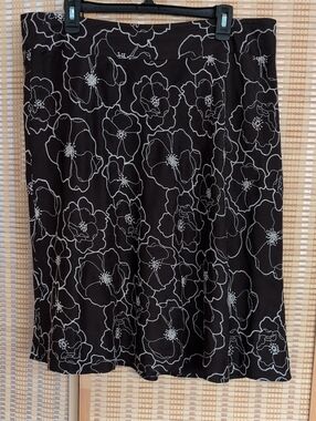 Ann Taylor Brown Skirt with White Floral Embroidery Outline